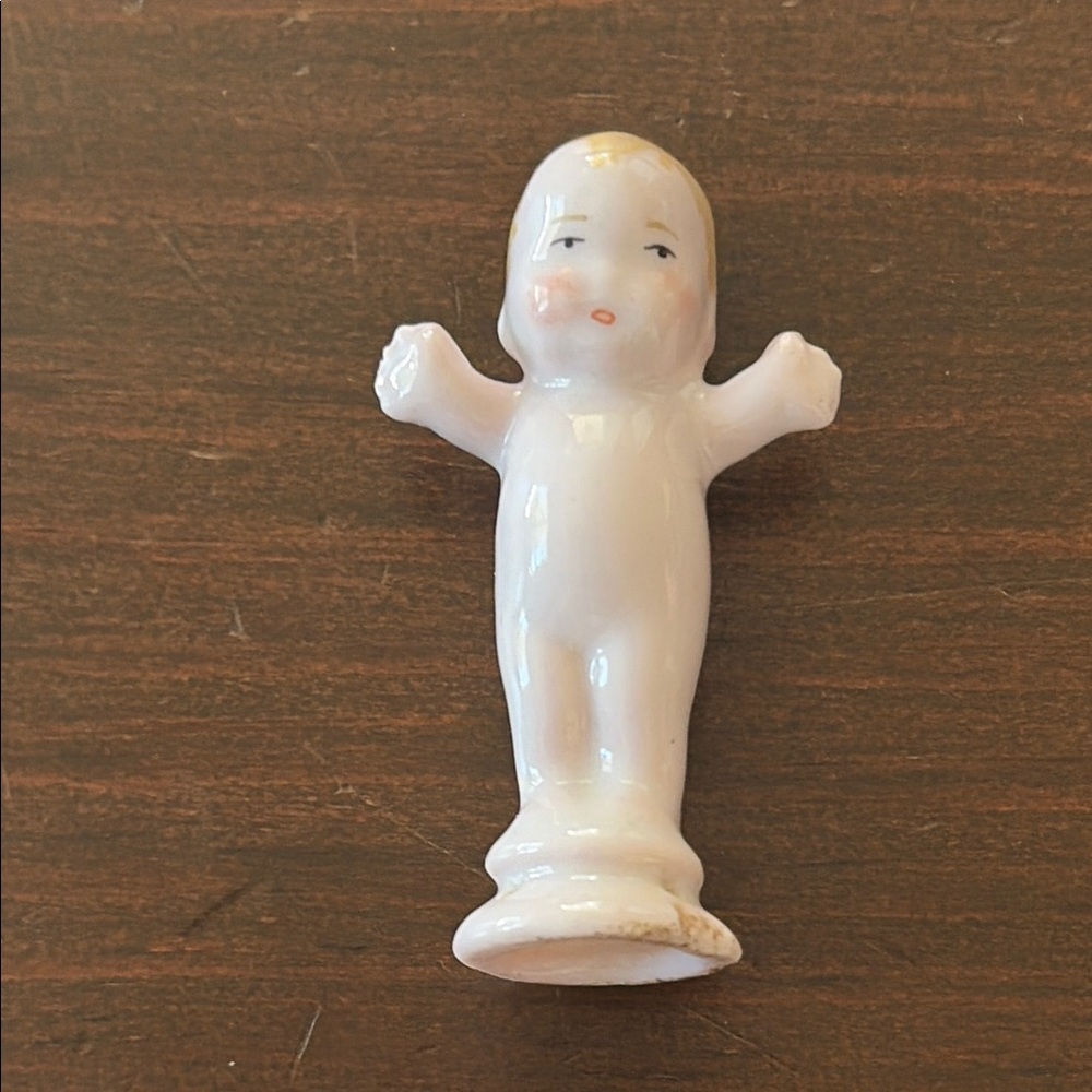 Vintage Porcelain Doll Figurine Cupie doll  head for pin cushion